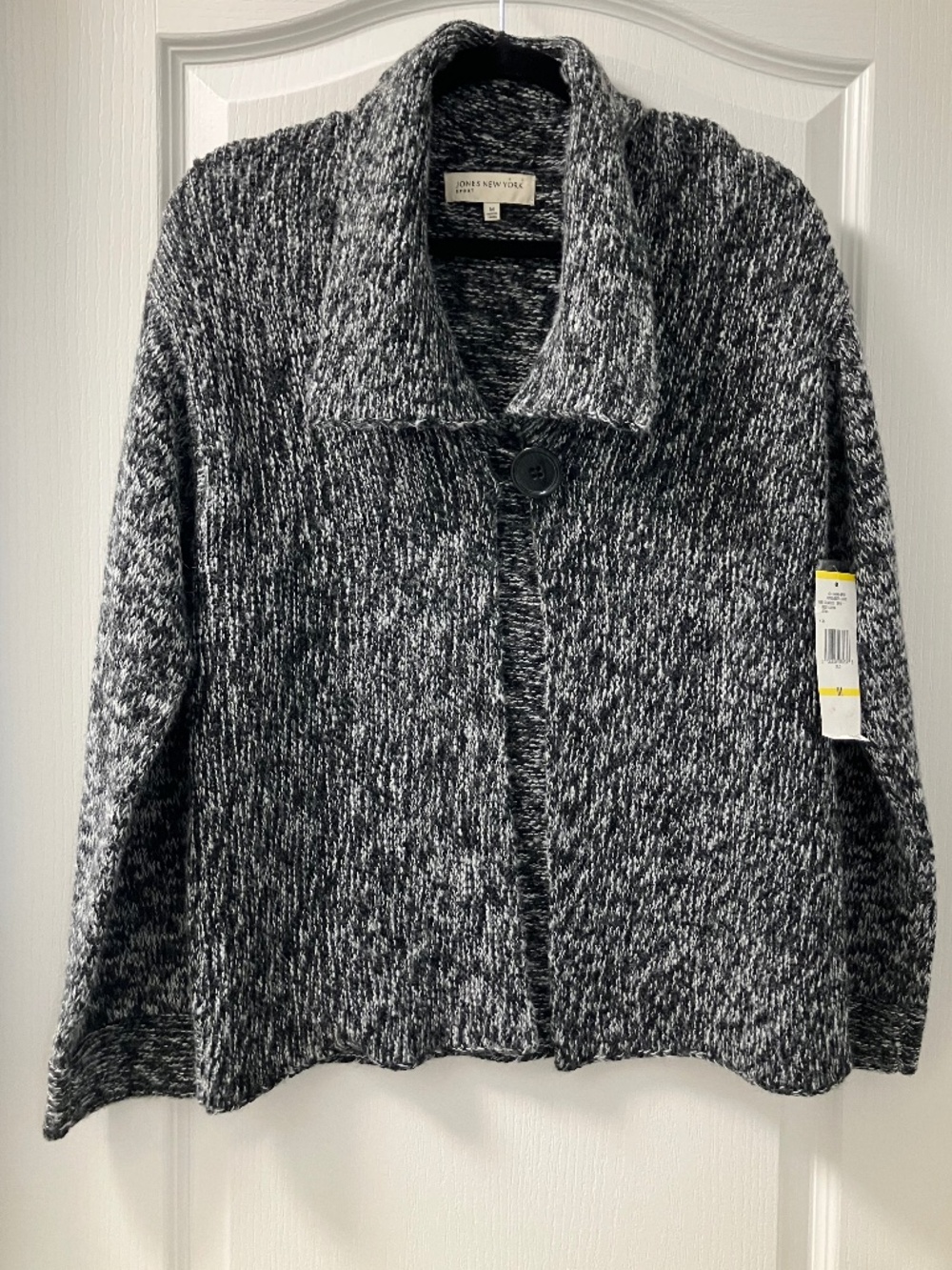 New with tags Jones New York cardigan size medium